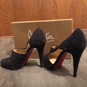 Louboutin suede round toe heels